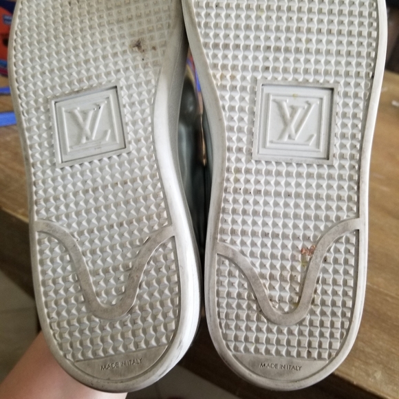 Louis Vuitton silver sneakers - Picture 12 of 12